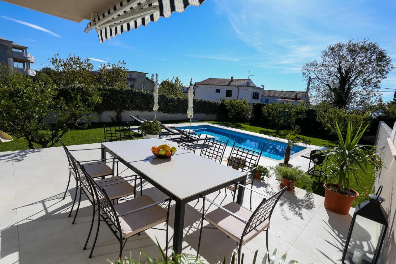 Villa Elysium - Beautiful Family House With Heated Pool Kaštela Buitenkant foto