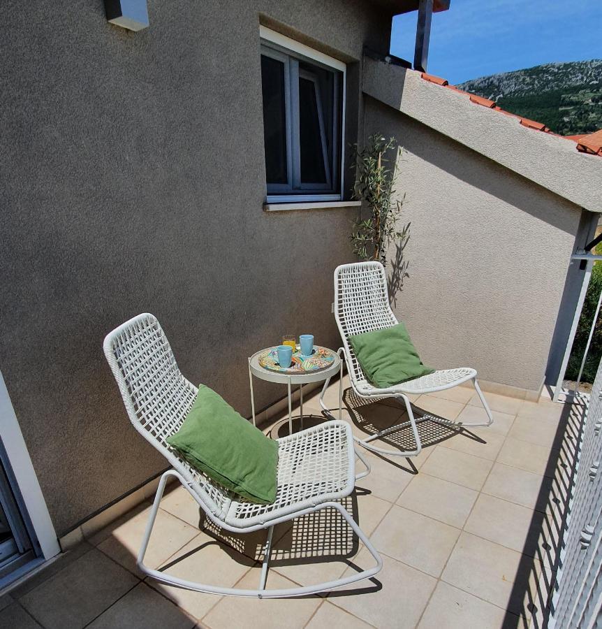 Villa Elysium - Beautiful Family House With Heated Pool Kaštela Buitenkant foto
