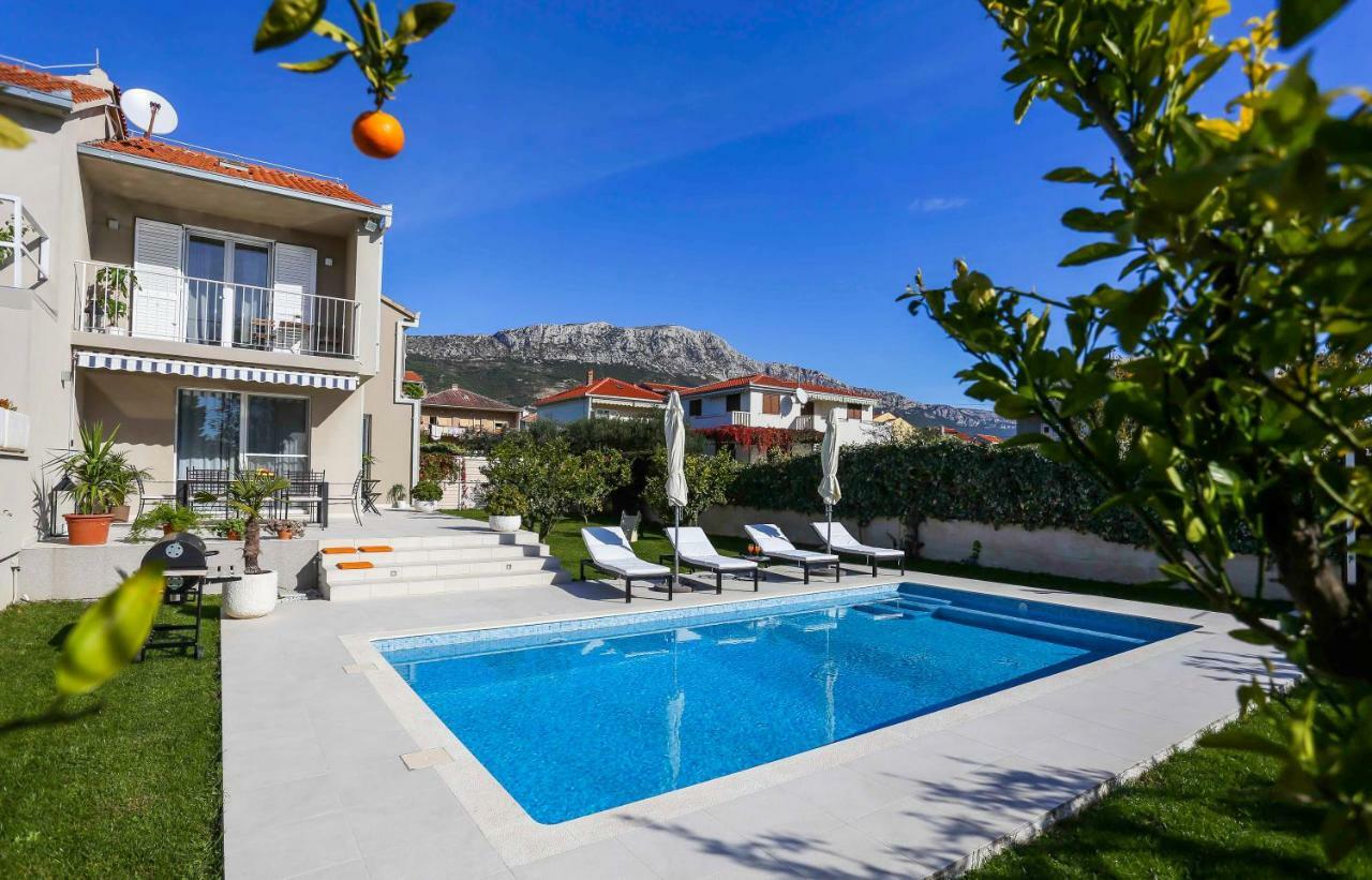Villa Elysium - Beautiful Family House With Heated Pool Kaštela Buitenkant foto